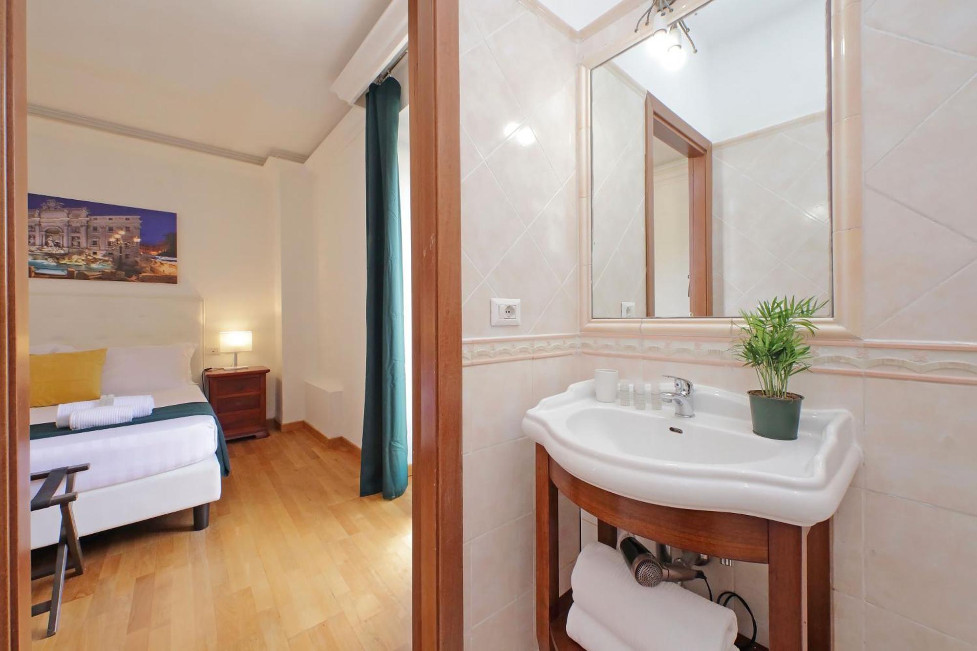 Romulus Rooms מראה חיצוני תמונה